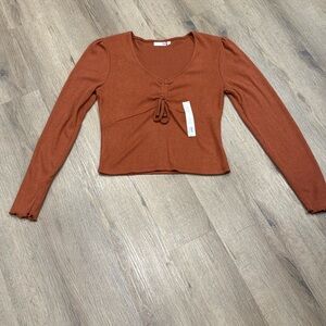 SO Cropped L/S Top